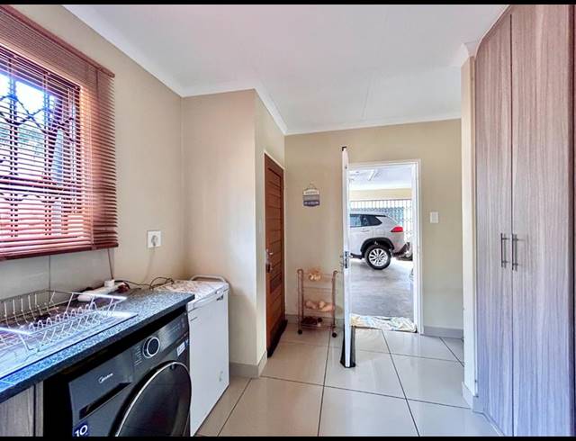 3 BEDROOM APARTMENT FOR SALE IN HEATHERVIEW